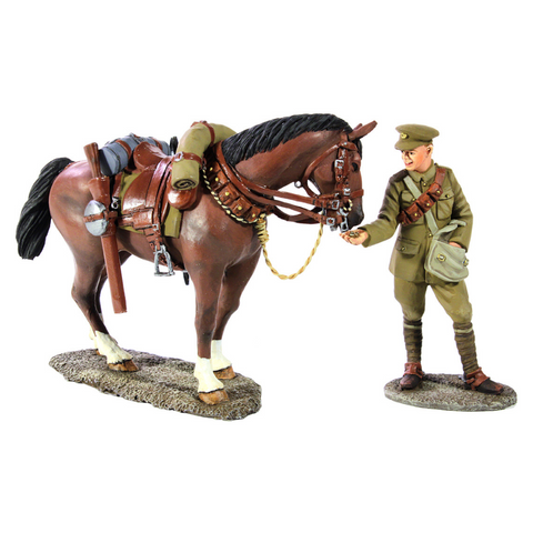 William Britain #23063 - British Lancer Feeding Horse